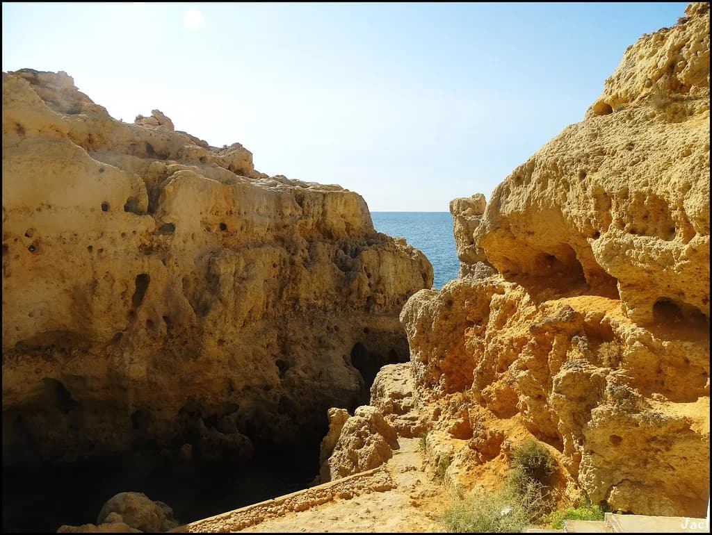 Brunch in Carvoeiro: Where to Eat Late Breakfast and Lunch