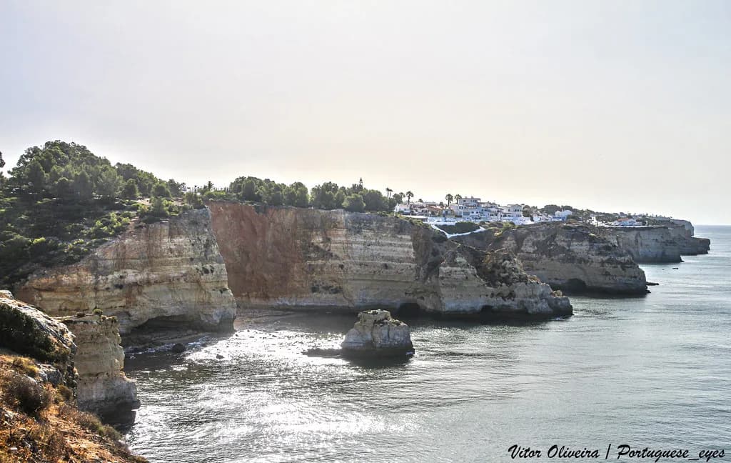 Carvoeiro Boat Trip: Benagil Caves, Dolphins and What to Book