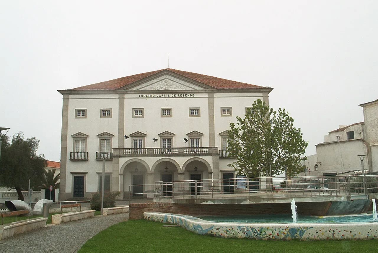 Teatro Garcia de Resende, Évora: Visitor Guide