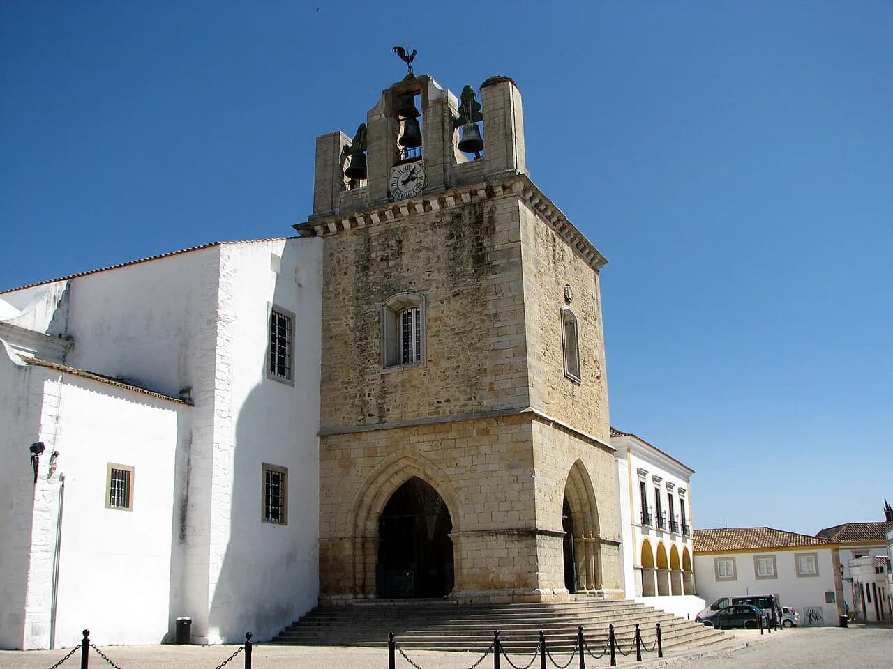 Faro attractions: planning your sightseeing on foot and beyond