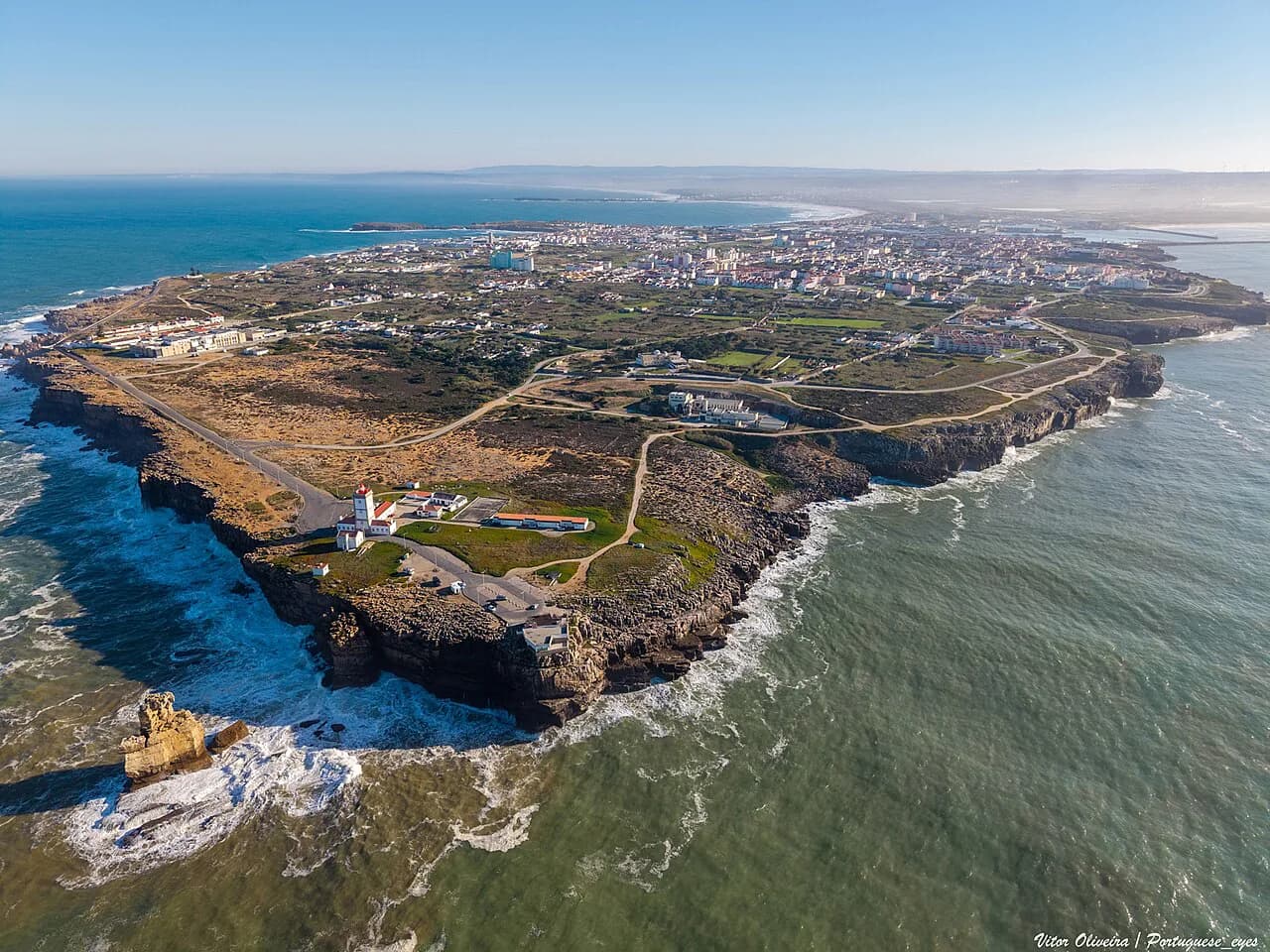 Peniche sightseeing: plan your fort, cape and harbour stops