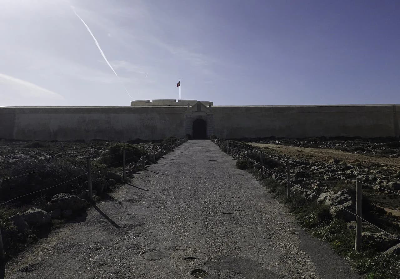 Sagres attractions: choosing your cape, fort and cliff sights