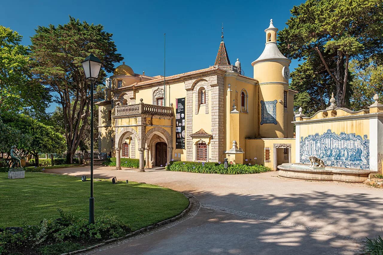 Museu dos Condes de Castro Guimarães: Cascais Palace Guide
