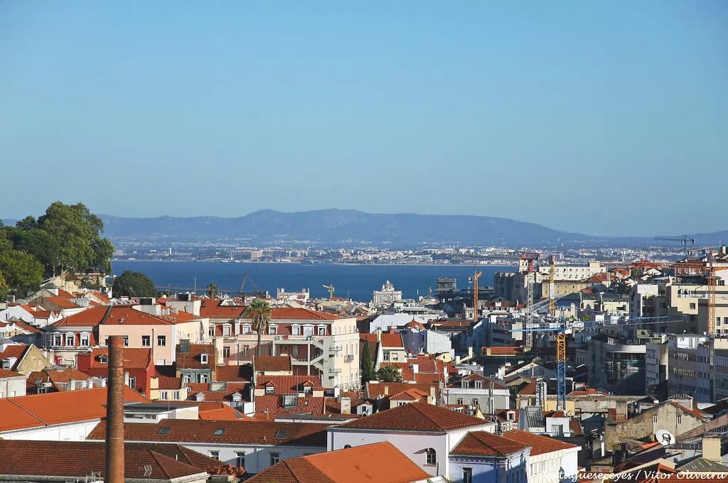 Portugal Travel Tips for a Short City Break: Money, Trains and Opening Days