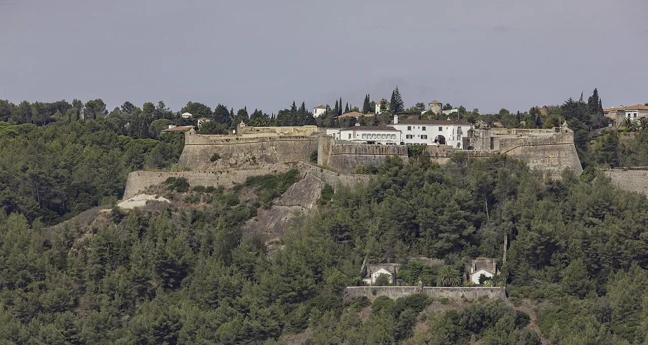 Setúbal Castle: Forte de São Filipe and the City's Walls