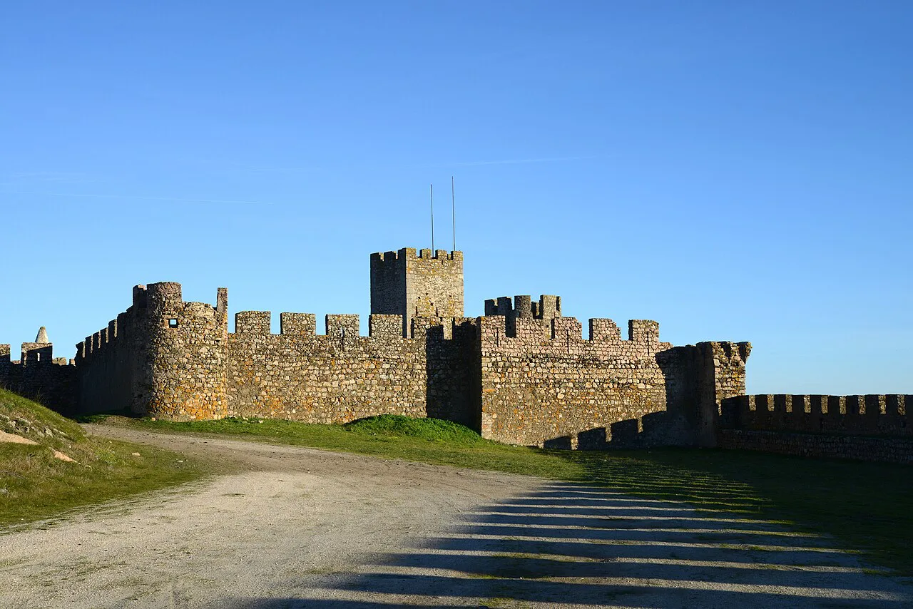 The walls and keep of Arraiolos Castle.