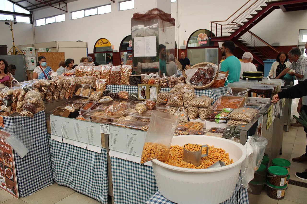 A bread and pastry stall inside the Mercado Manuel Firmino, Aveiro.