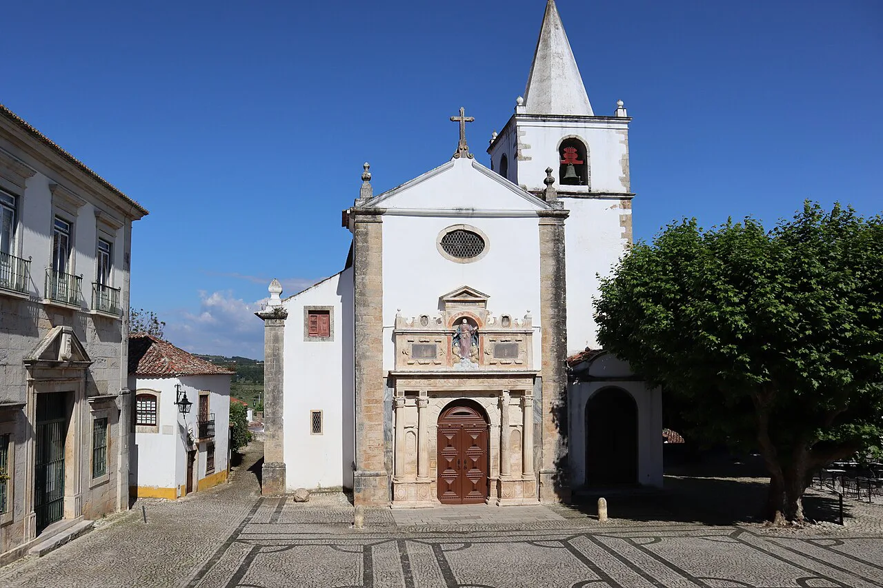The Igreja de Santa Maria on its square in Óbidos.