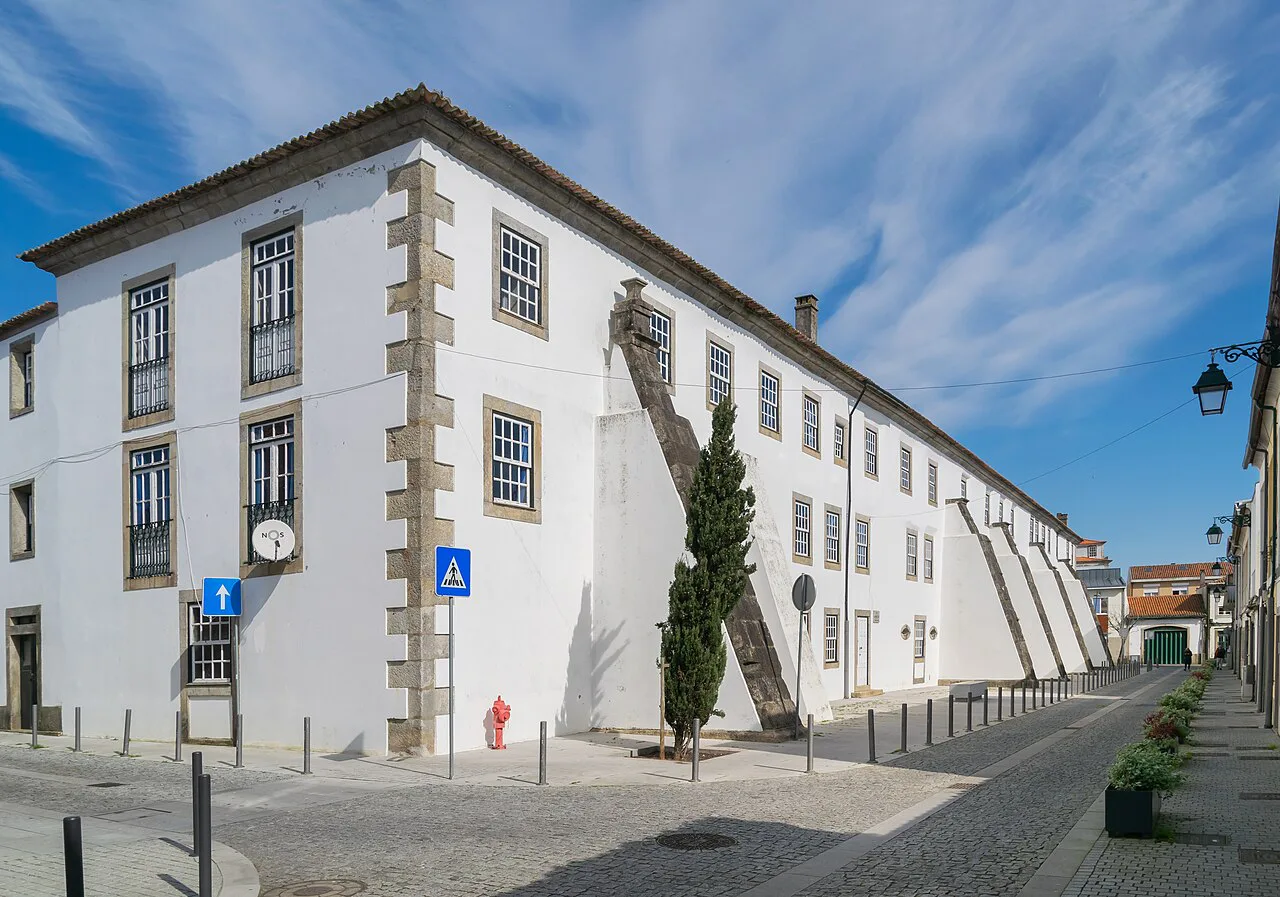 The exterior of the former Holy Cross convent in Viana do Castelo.