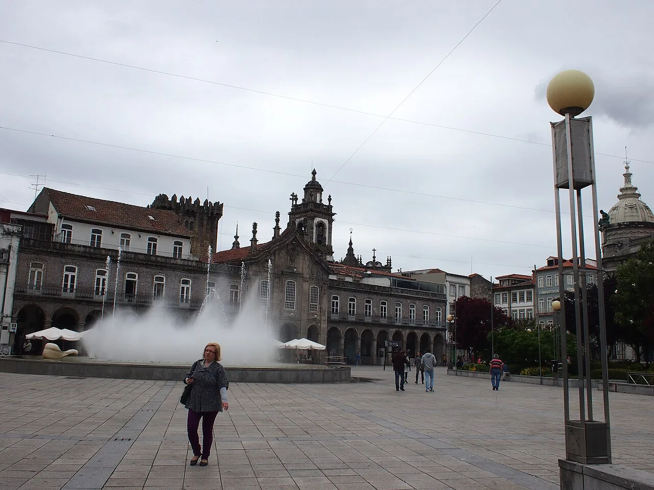 Praça da República in the centre of Braga, with its fountain.