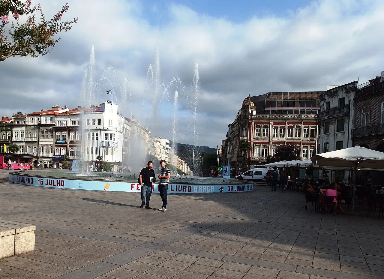 Café terraces around Praça da República in Braga.