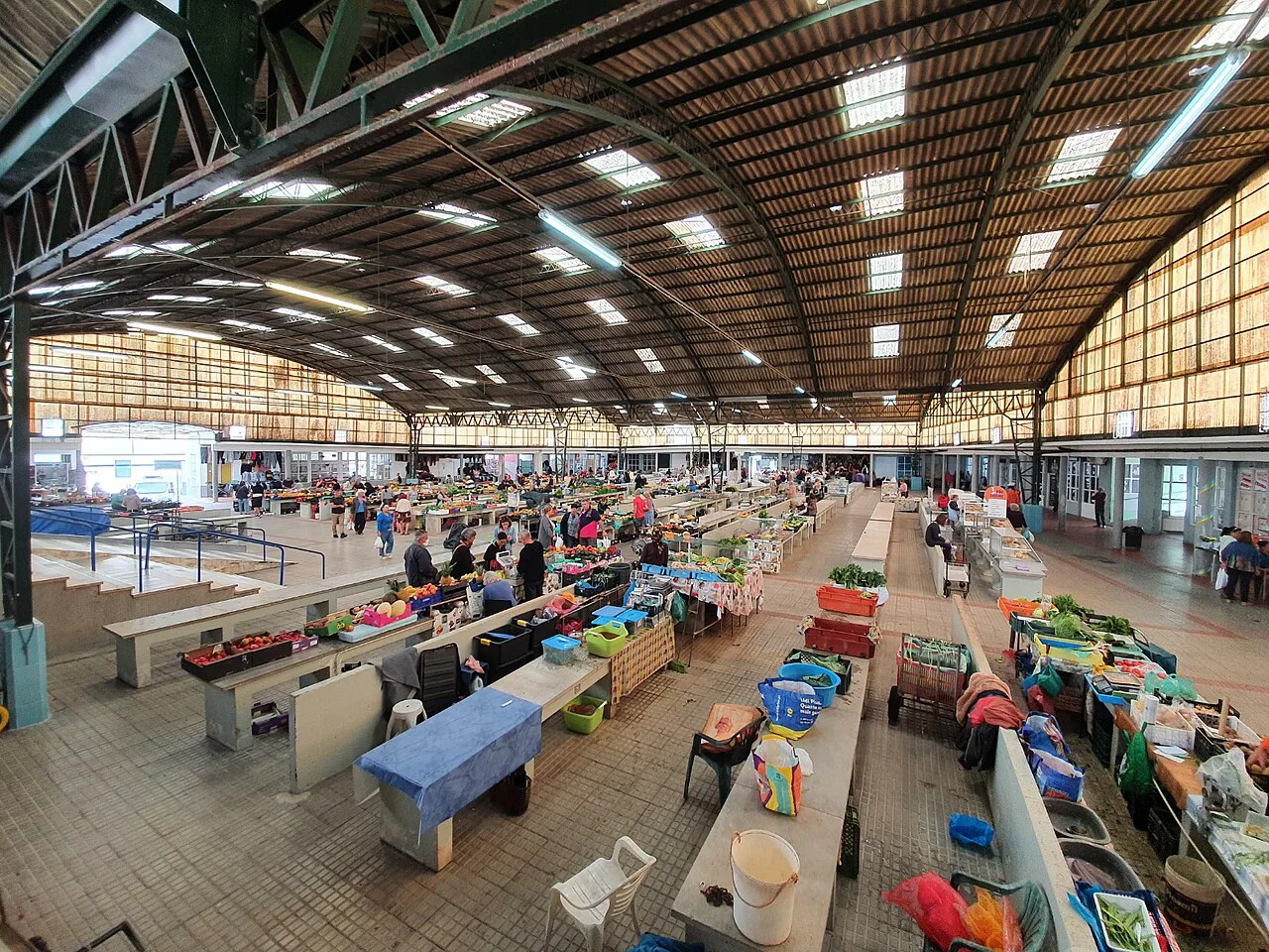 Stalls inside the Mercado Municipal da Nazaré.