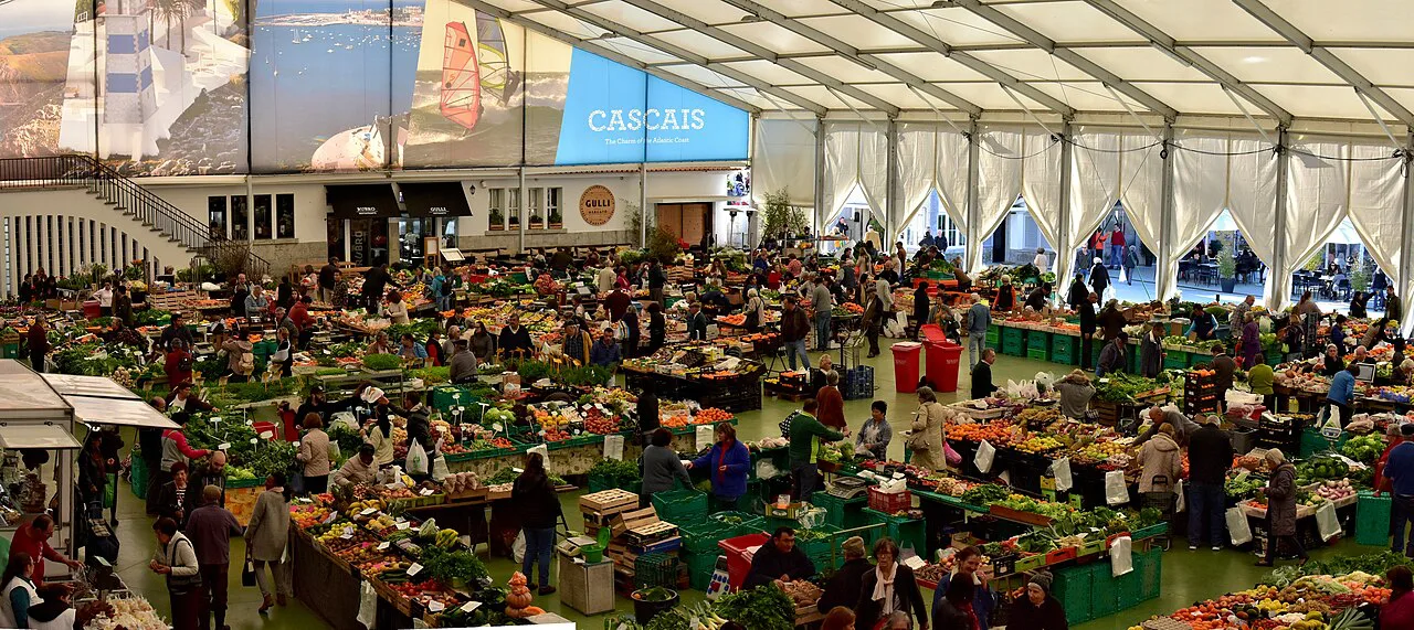 Stalls inside the Mercado de Cascais in 2018.