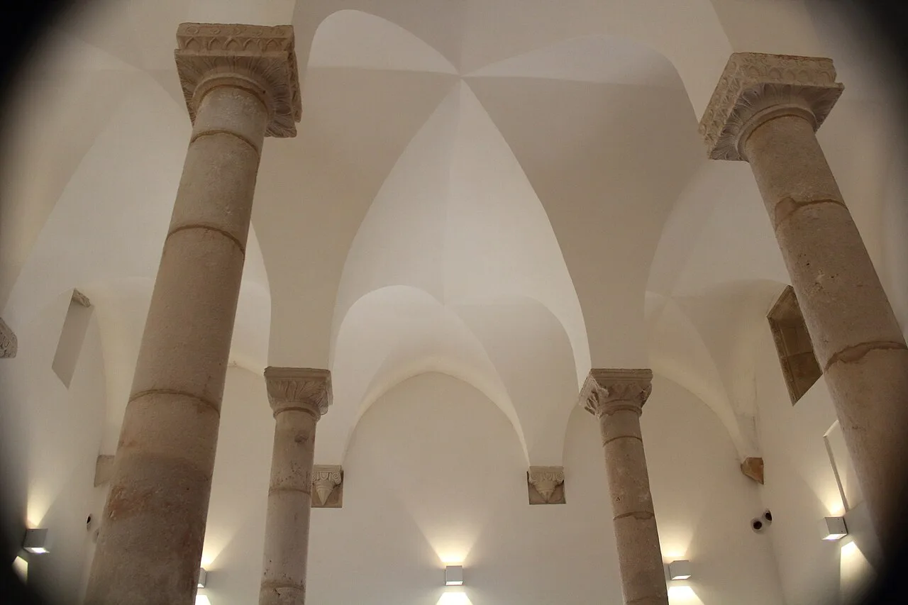 The vaulted interior of the synagogue in Tomar.