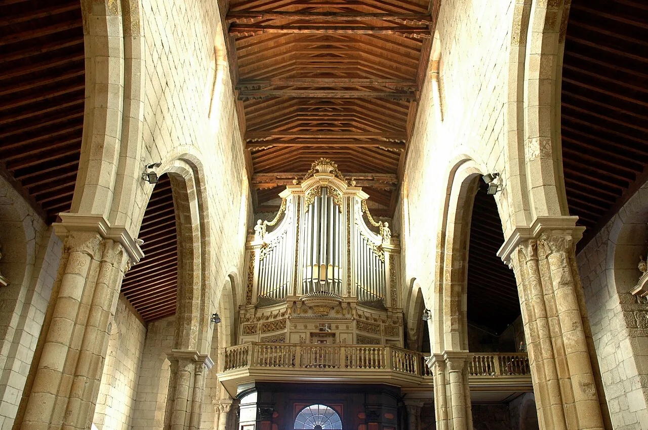 The organ and nave of the Igreja de Nossa Senhora da Oliveira in Guimarães.