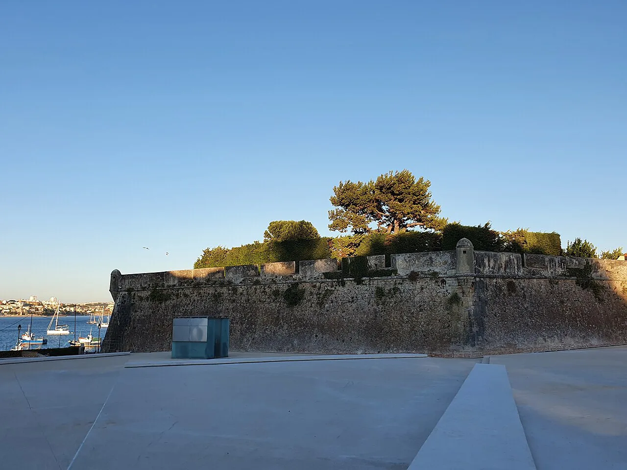 The walls of the Cidadela de Cascais.