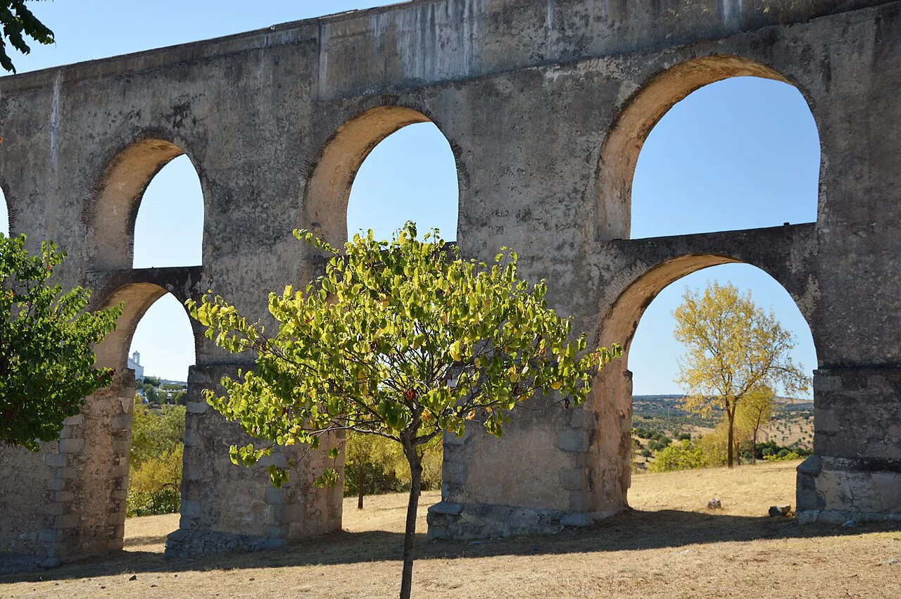 A row of arches of the Amoreira Aqueduct in Elvas.