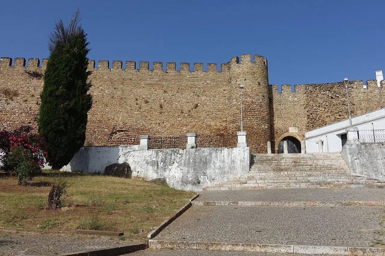 The crenellated walls of Estremoz Castle.