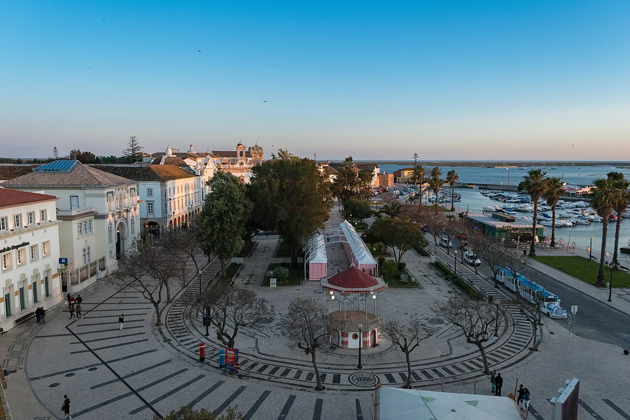 View over a square and the marina in Faro.