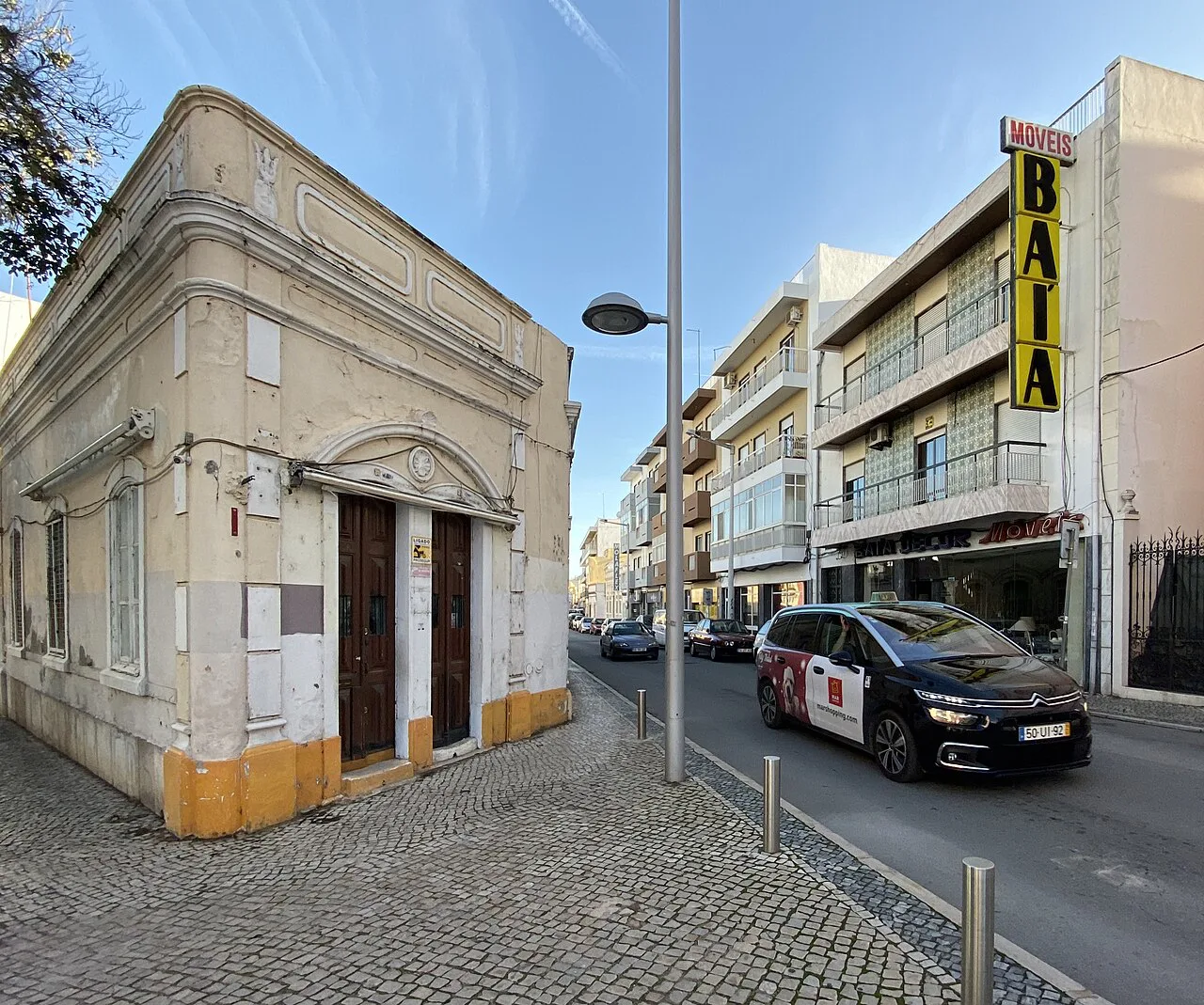 A street corner in Faro.