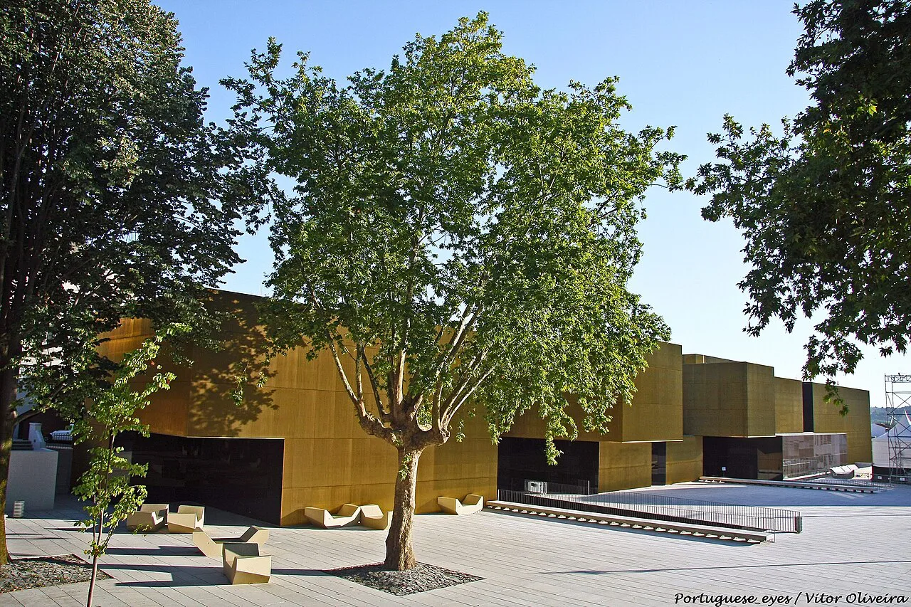 The Plataforma das Artes in Guimarães, built on the site of the former municipal market.