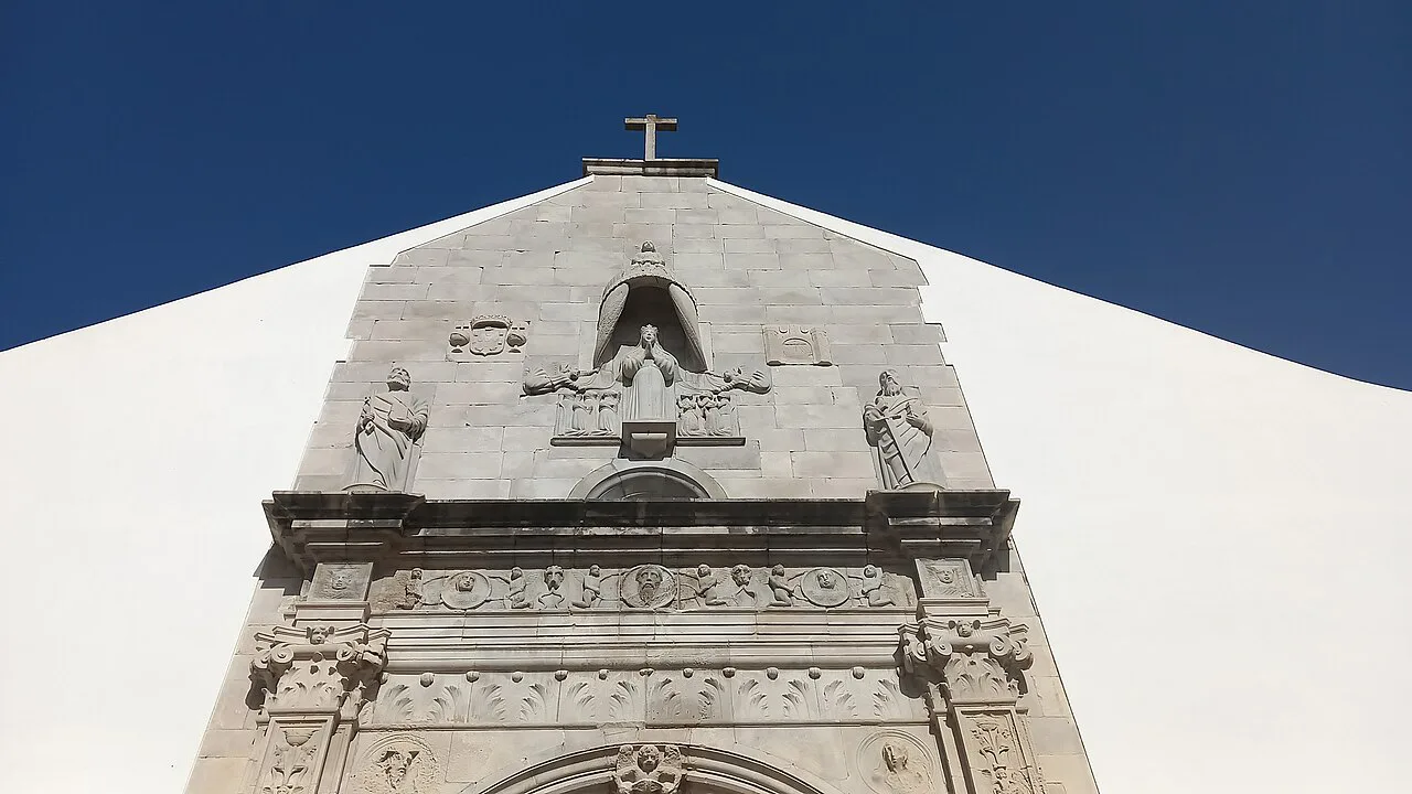 Detail of the entrance of the Igreja da Misericórdia in Tavira.