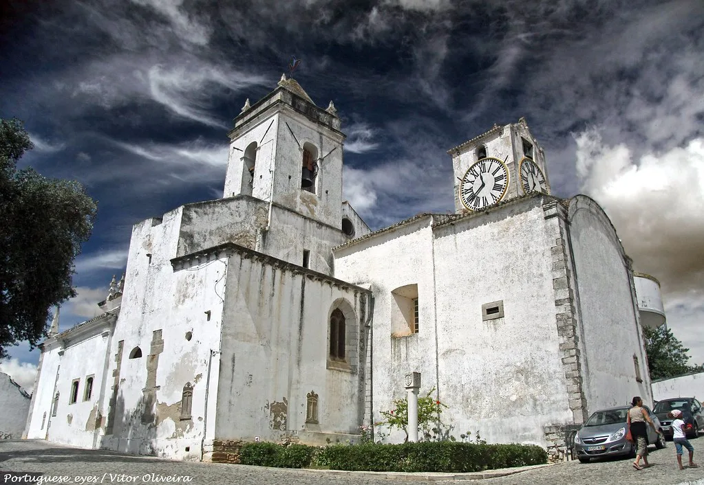 The whitewashed Igreja de Santa Maria do Castelo in Tavira.