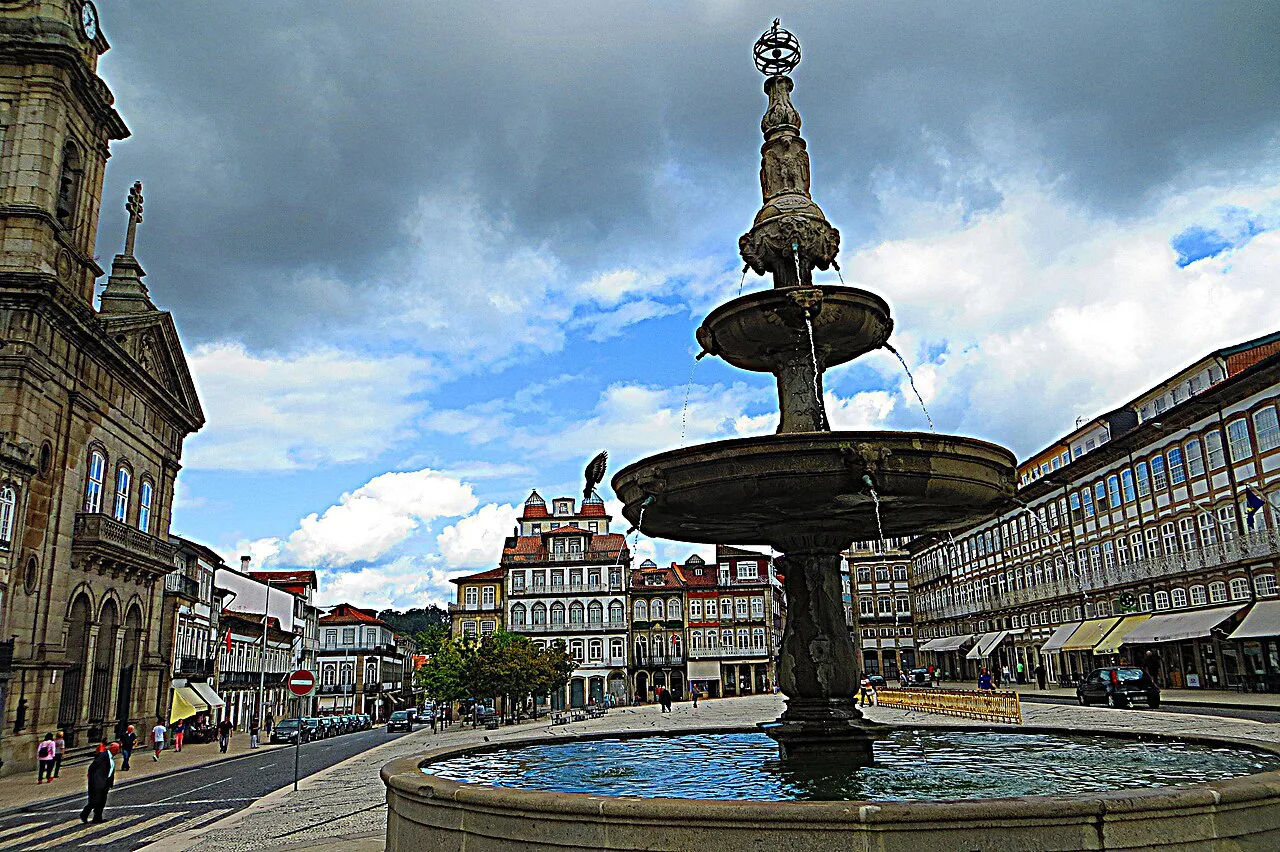 The fountain on the Largo do Toural in Guimarães.