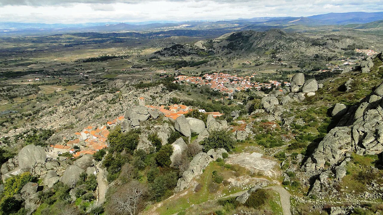 Aerial view of Monsanto village among granite boulders.