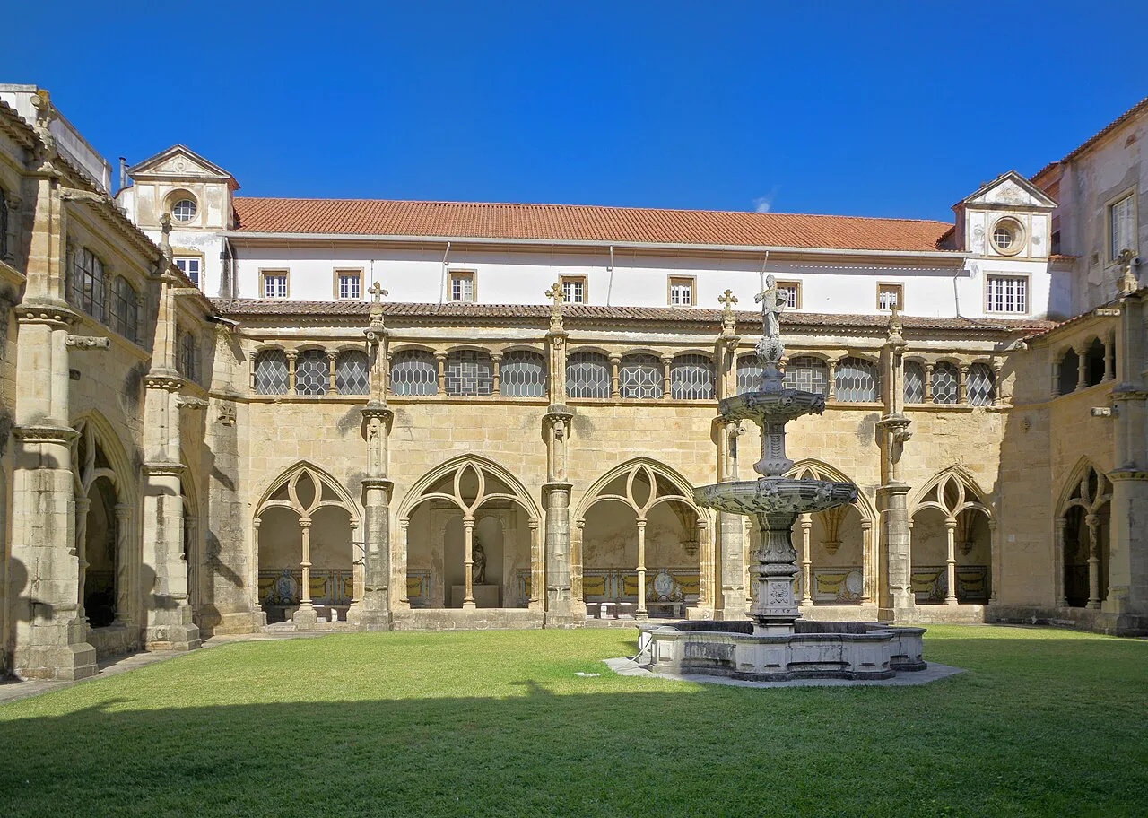 The cloister of the Mosteiro de Santa Cruz in Coimbra.