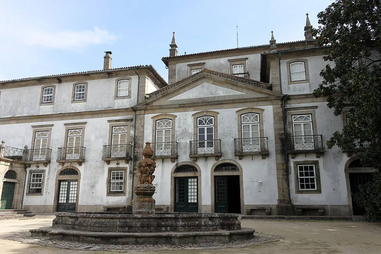 The courtyard and façade of the Casa e Museu dos Biscainhos in Braga.