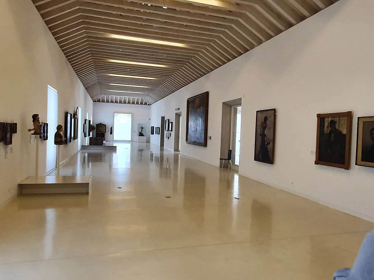 A gallery of paintings in the Museu de Setúbal at the Convento de Jesus.