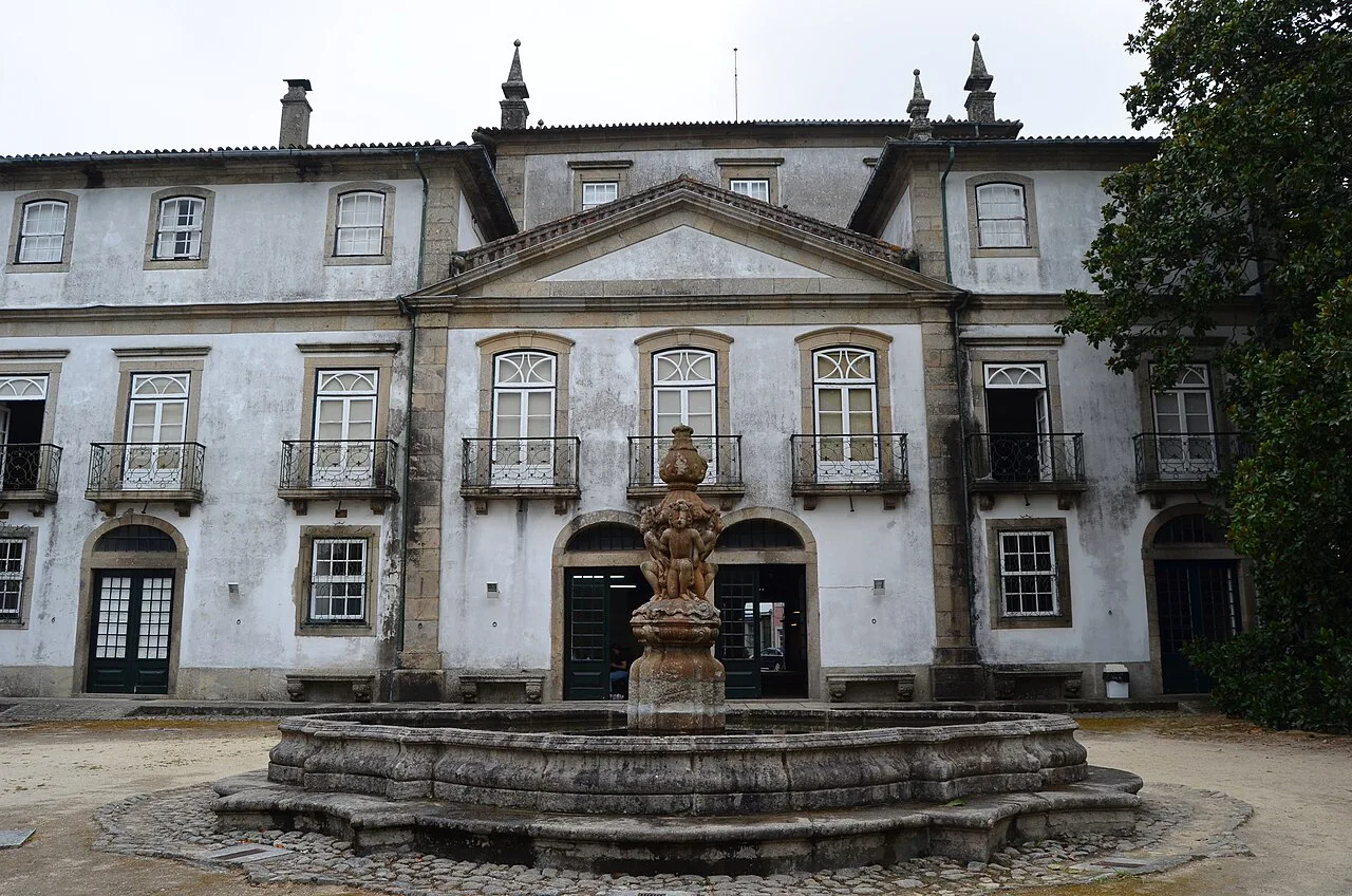 The baroque façade and fountain of the Palácio dos Biscainhos in Braga.