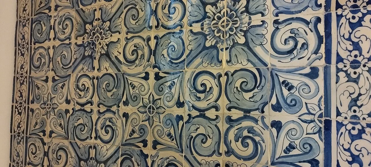 Blue-and-white tin-glazed tiles on a façade in Braga.