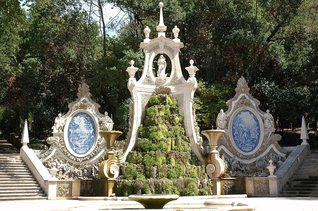 The tiled fountain in the Jardim da Sereia, Coimbra.