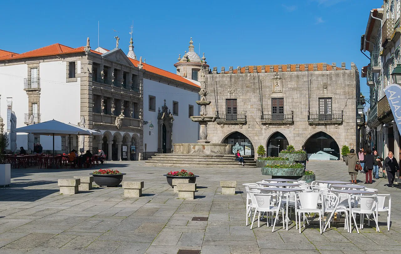 The Praça da República in Viana do Castelo, with the old town hall.