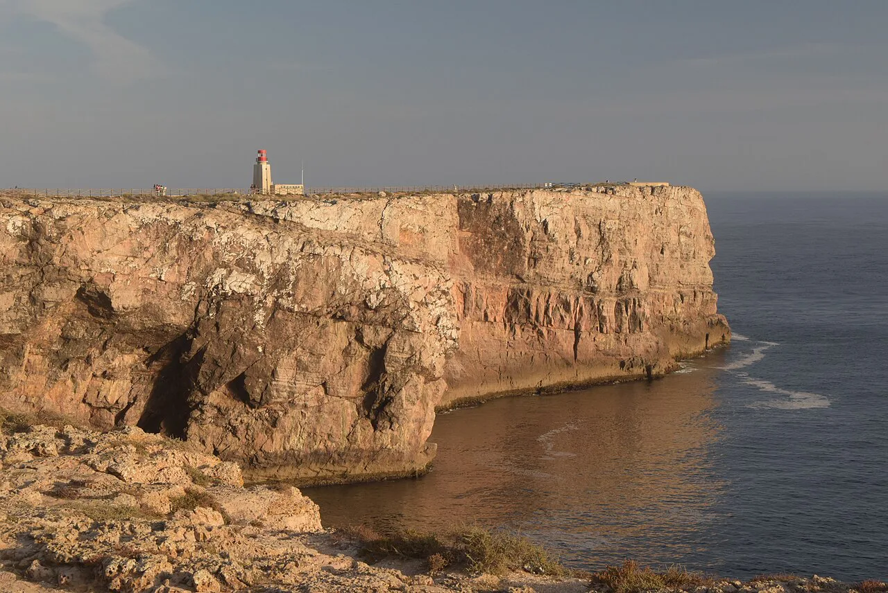 The cliffs below the Fortaleza de Sagres.