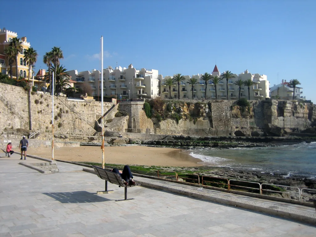 Azarujinha beach in São João do Estoril.