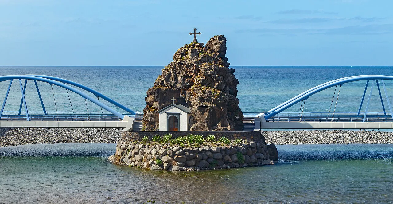The Capela de São Vicente do Calhau, built into a sea rock at São Vicente on Madeira's north coast.