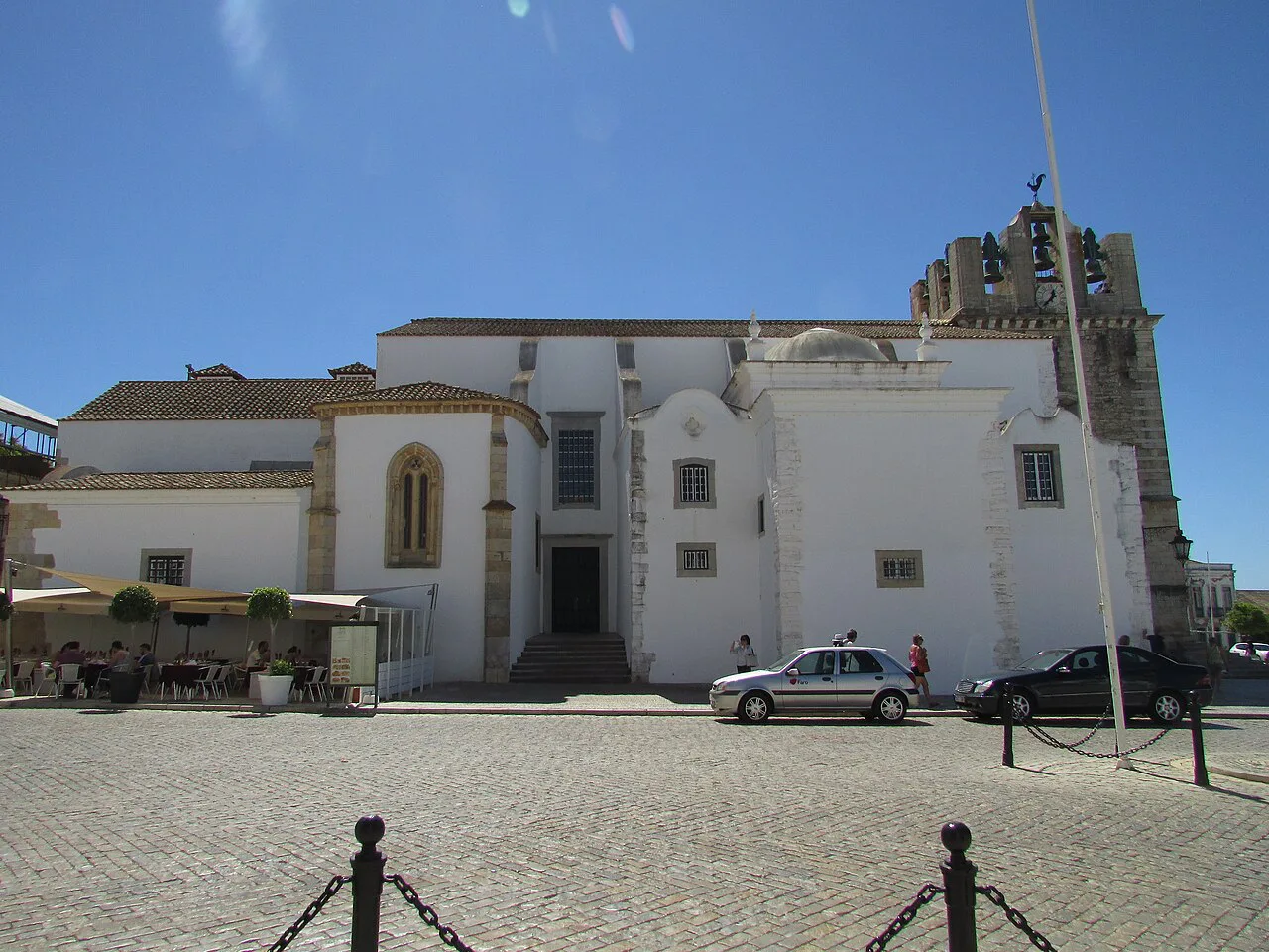 The north side of the Cathedral of Faro in the old town.