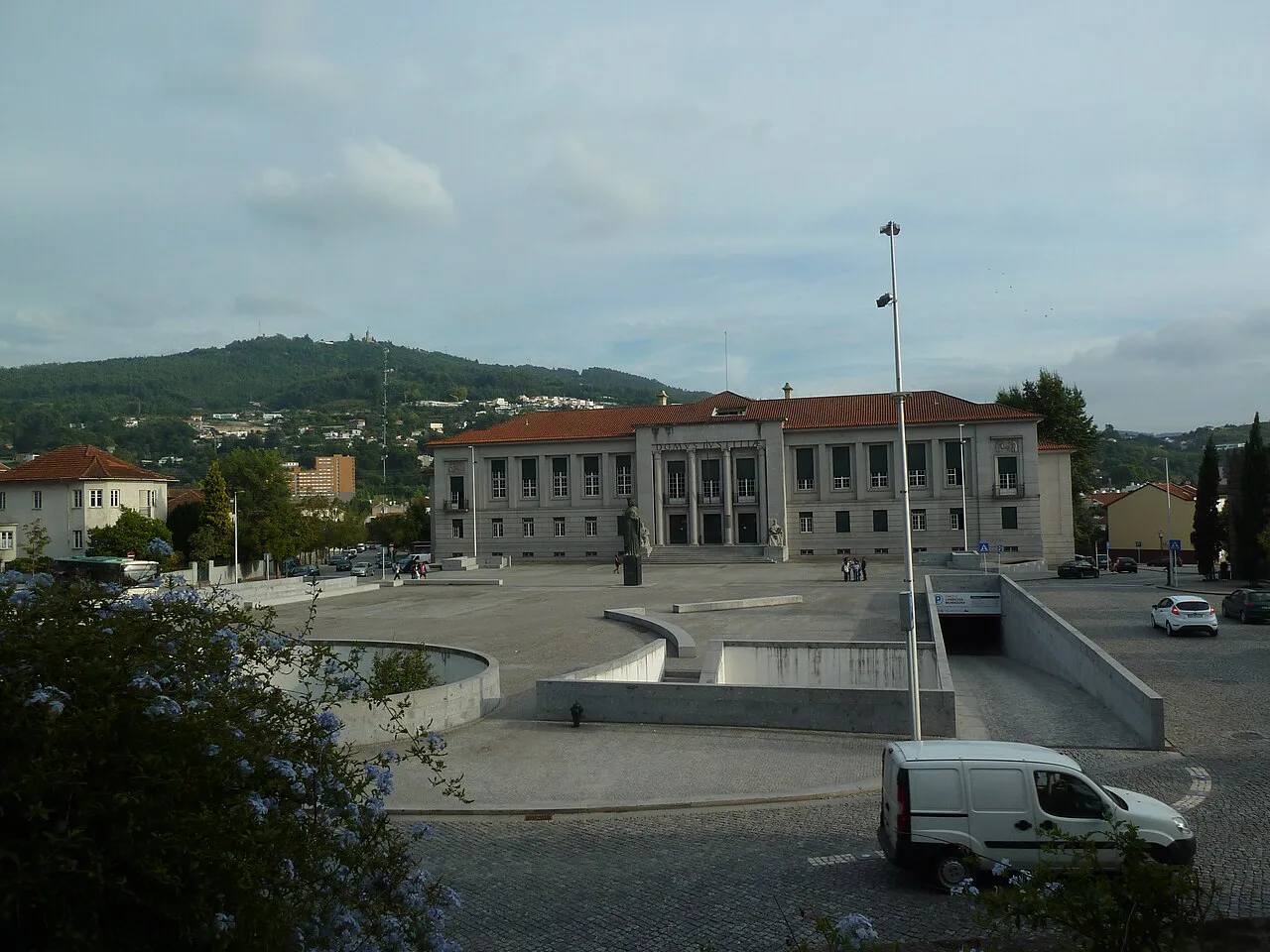 A square and civic building in Guimarães.