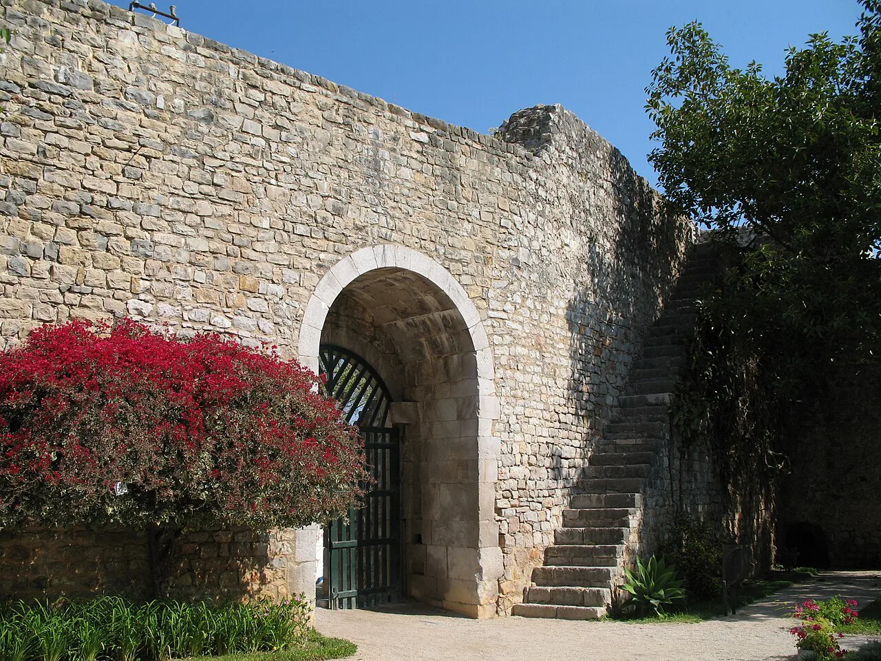 A gateway in the walls of Tavira Castle.