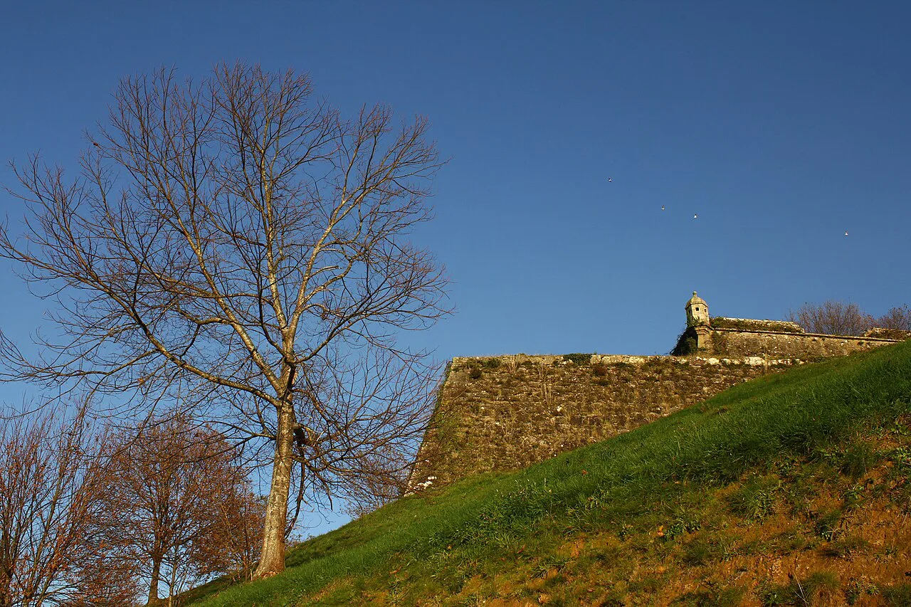 The ramparts of the Valença fortress beside the Minho river.