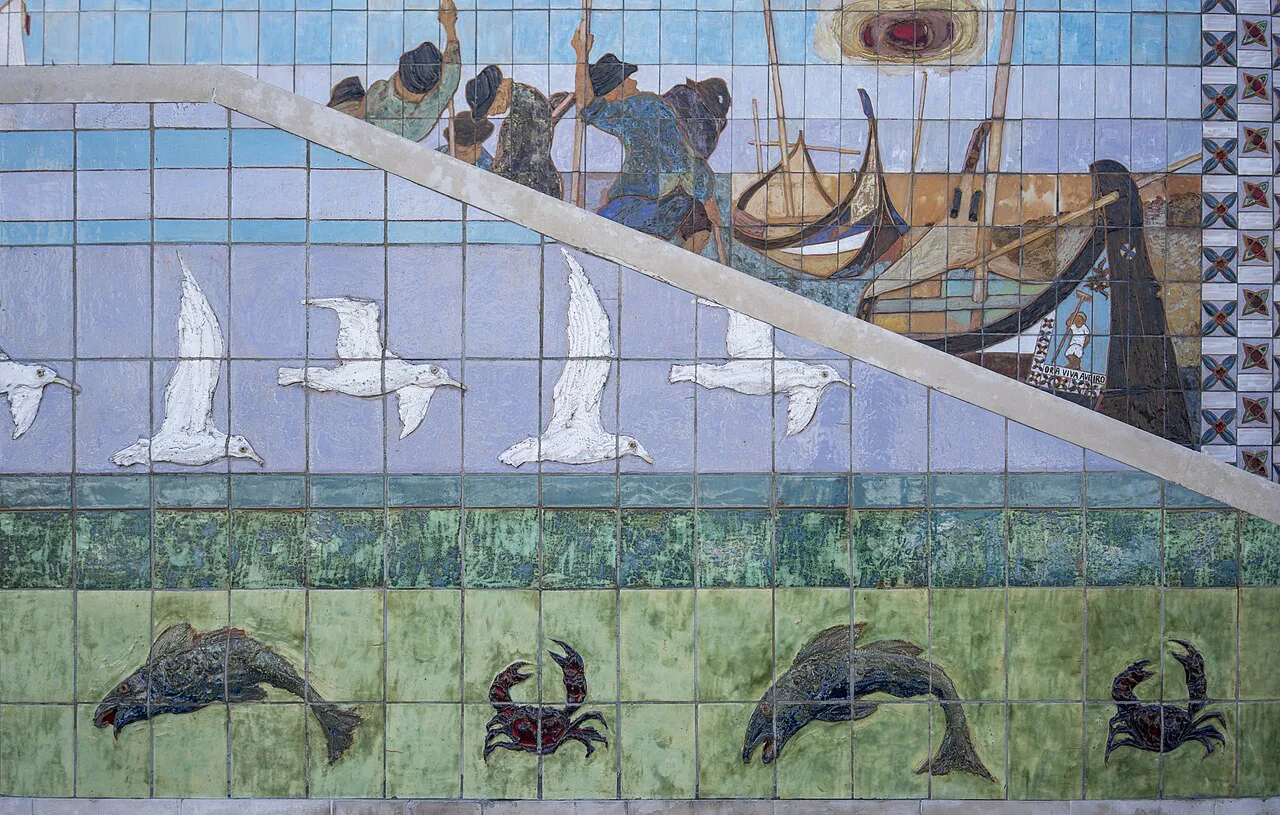 Tile panels on the walls of the Central Canal in Aveiro.